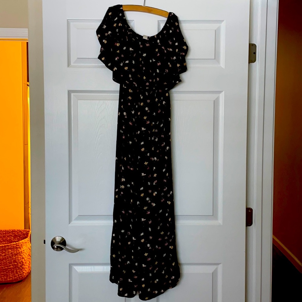 Off the shoulder, breezy feel, only worn once.